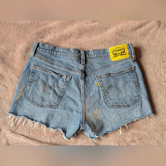 Levi's Peanuts Snoopy 501 Denim Cutoff Shorts - Picture 2 of 4